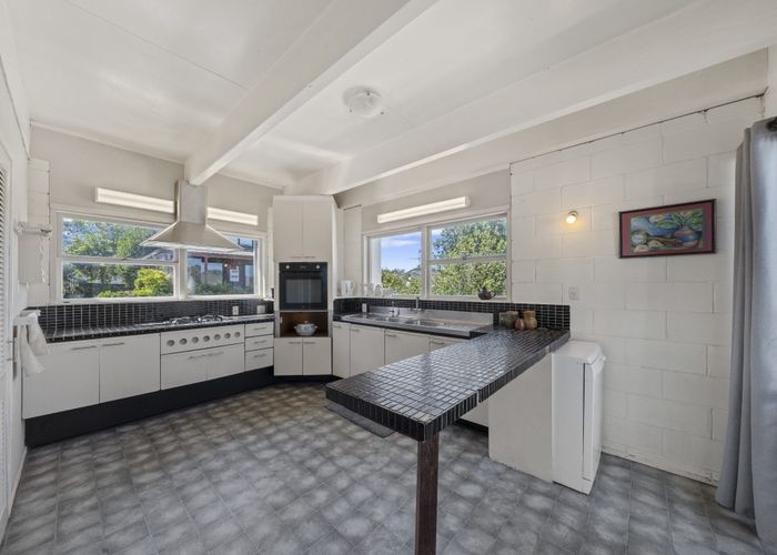  at 16 McInnes Road, Weymouth, Manukau City, Auckland