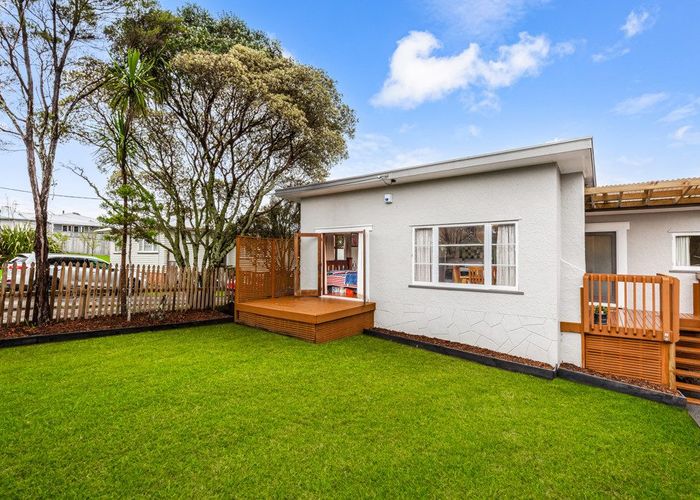  at 1/27 Withers Road, Glen Eden, Auckland