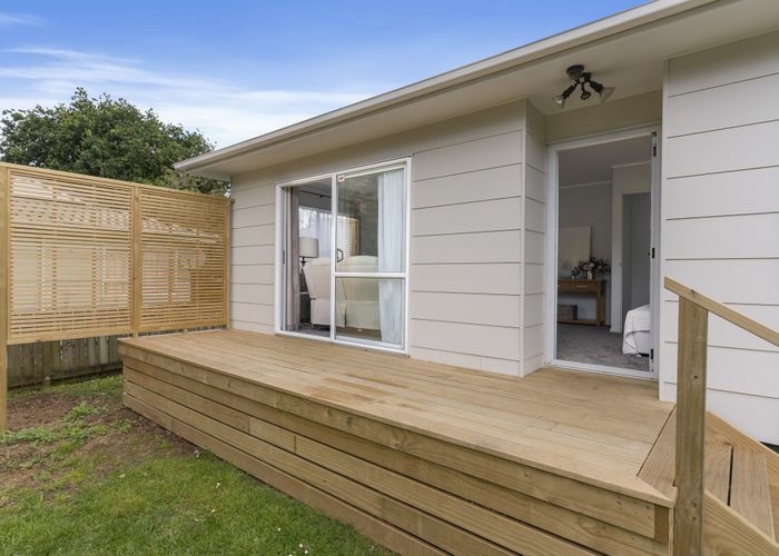  at 2/27 Jutland Road, Hauraki, Auckland