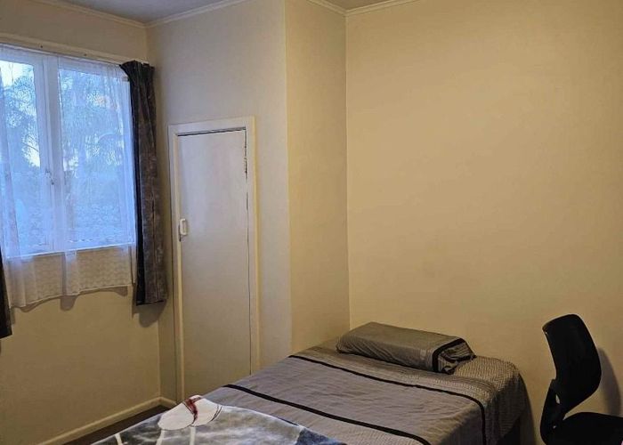  at 4/2 Wairiki Rd, Mount Eden, Auckland City, Auckland