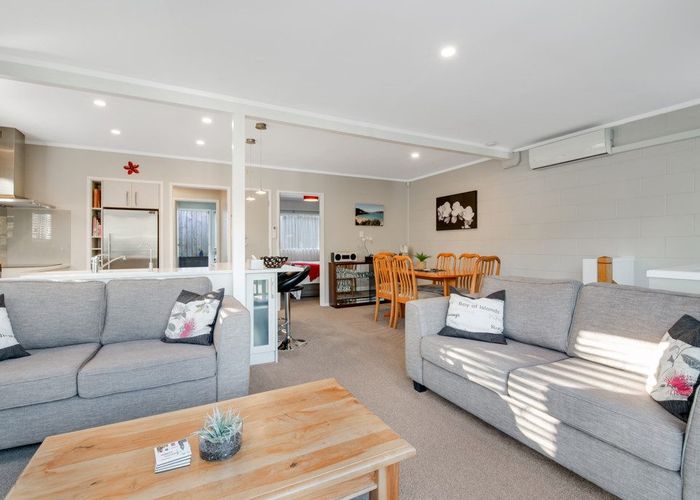  at 1/25 Orion Place, Hillcrest, Auckland