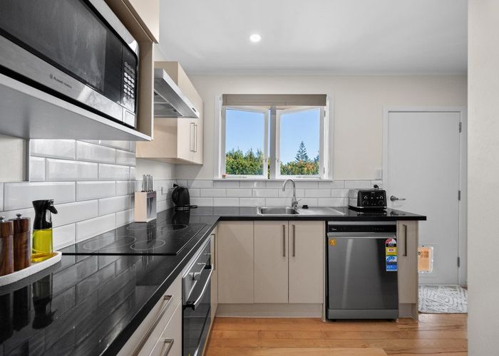  at 64 La Trobe Street, Pakuranga Heights, Manukau City, Auckland