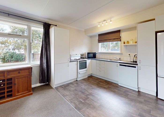  at 2 Reddecliffe Crescent, Hampstead, Ashburton