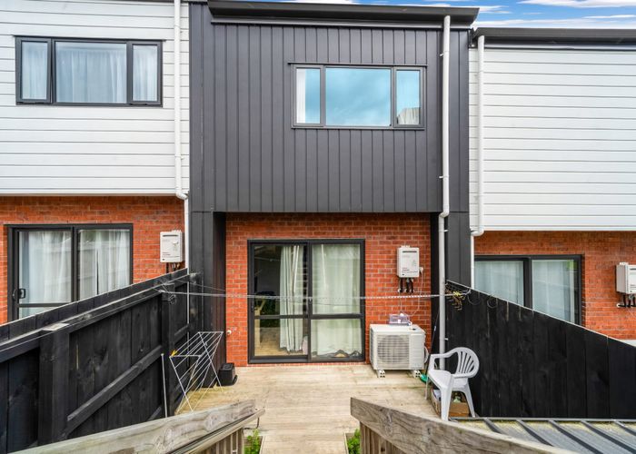  at 2 Creekside Way, Flat Bush, Manukau City, Auckland
