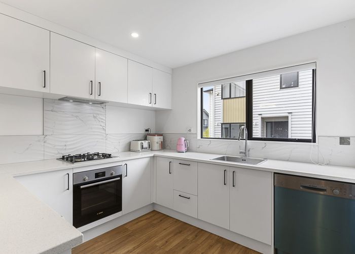  at 12E Kelwyn Road, Kelston, Auckland