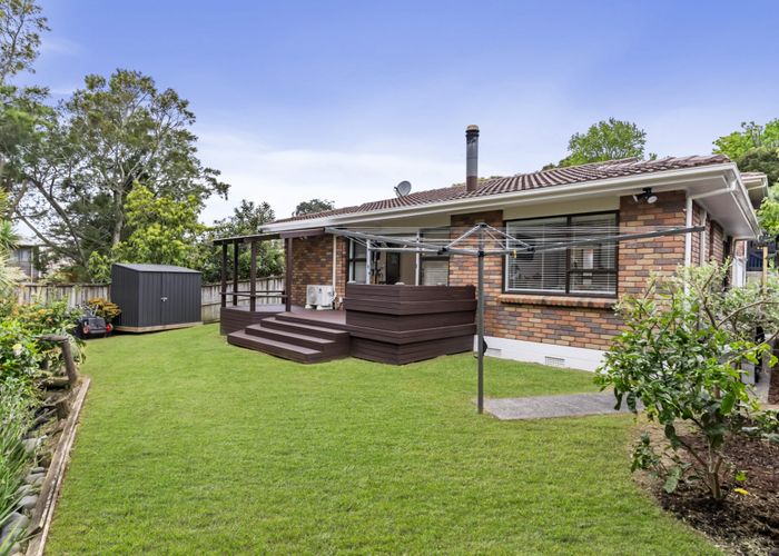  at 2/12 Fitzwilliam Drive, Torbay, Auckland