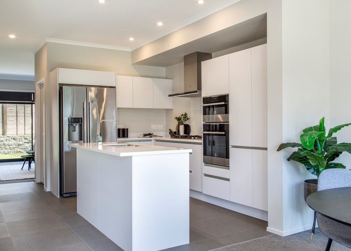  at 8 Killick Place, Long Bay, Auckland