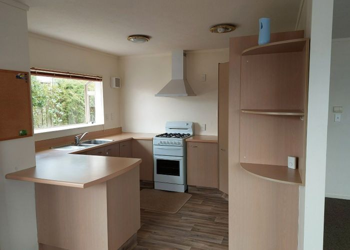  at 40 Kentwood Drive, Woodridge, Wellington, Wellington