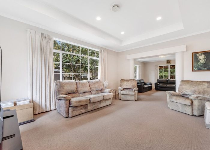  at 198 Botany Road, Botany Downs, Manukau City, Auckland