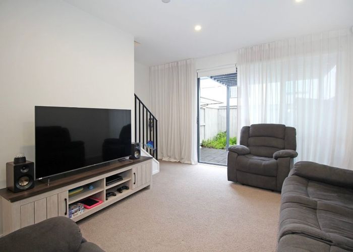  at 10 Paterae Lane, Flat Bush, Manukau City, Auckland
