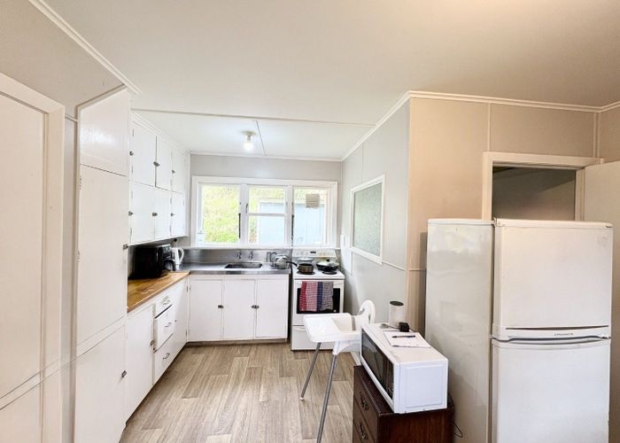  at 2B Devon Place, Cannons Creek, Porirua, Wellington