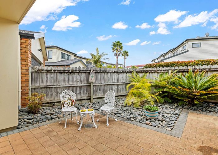  at 35/22 Northcross Drive, Oteha, Auckland