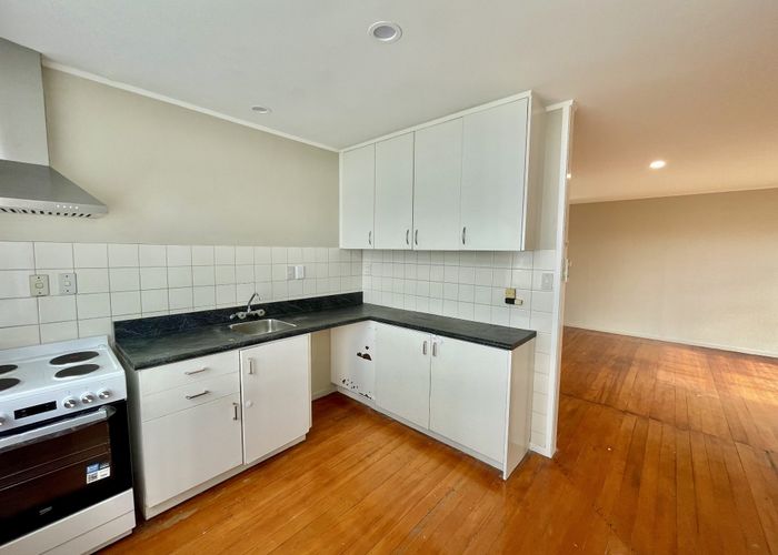  at 40 Te Atatu Road, Te Atatu South, Waitakere City, Auckland