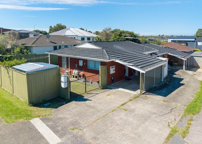  at 1/162 Pigeon Mountain Road, Half Moon Bay, Manukau City, Auckland