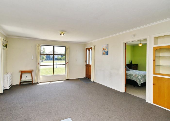  at 4 Amberley Beach Road, Amberley, Amberley