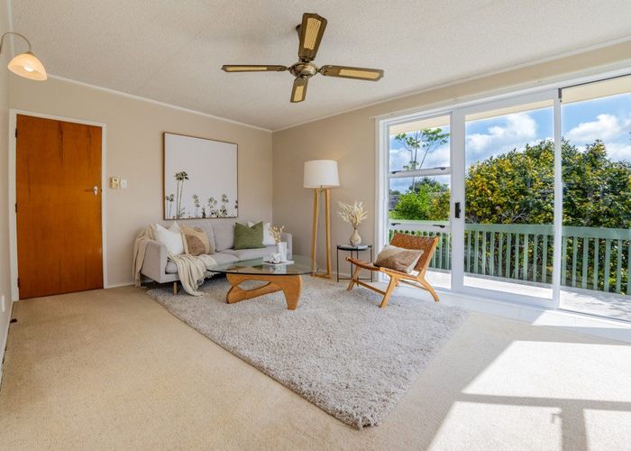  at 18 Blakeborough Drive, Forrest Hill, Auckland