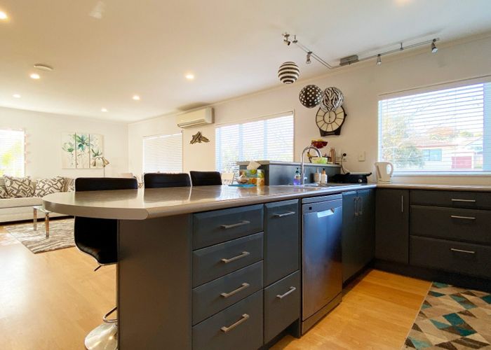  at 60 De Quincey Terrace, Highland Park, Manukau City, Auckland