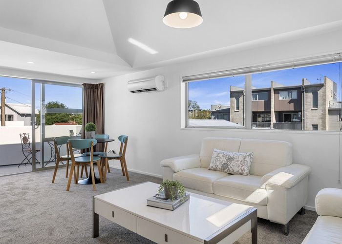  at 4/473 Barbadoes Street, Edgeware, Christchurch