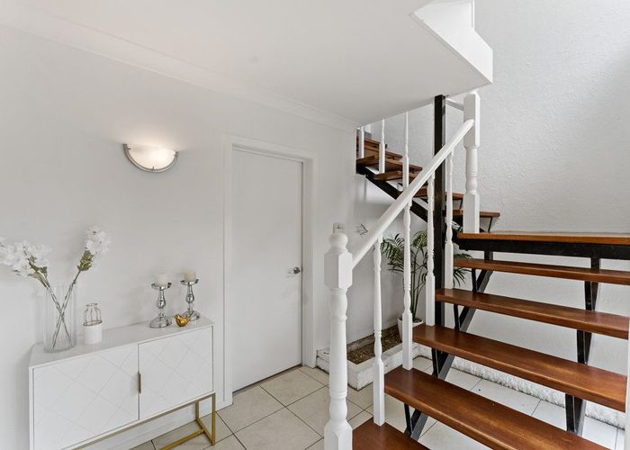  at 6B Beldon Place, Pakuranga Heights, Manukau City, Auckland