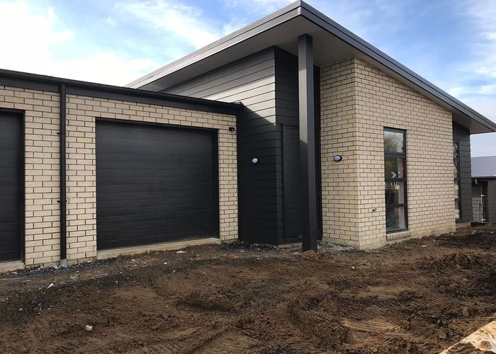  at 2/6 Church Road, Pukete, Hamilton