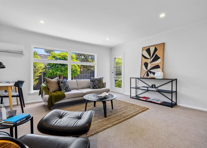  at 2/15 Jeffreys Road, Fendalton, Christchurch