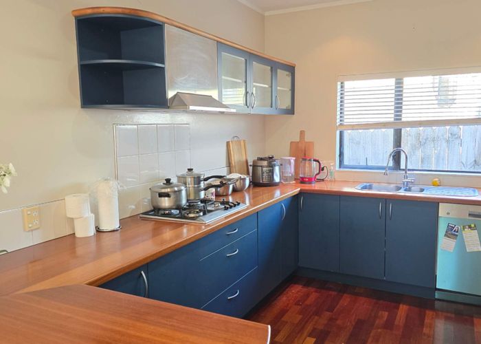  at 6 San Lorenzo Rise, Henderson, Waitakere City, Auckland