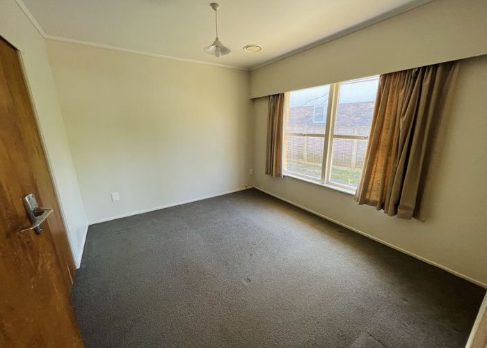  at 1/18 Agincourt Street, Glenfield, North Shore City, Auckland