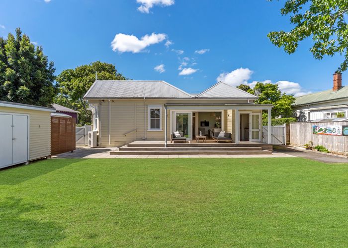  at 15 Mars Avenue, Sandringham, Auckland