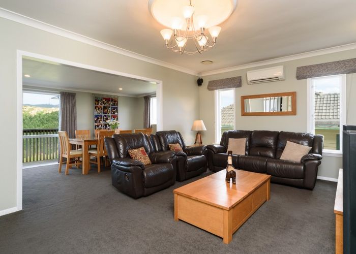  at 22 Miles Crescent, Newlands, Wellington
