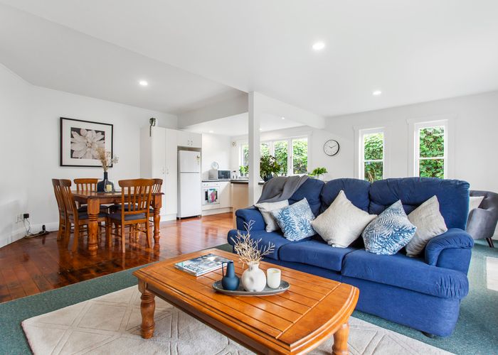  at 12 Jordan Avenue, Onehunga, Auckland