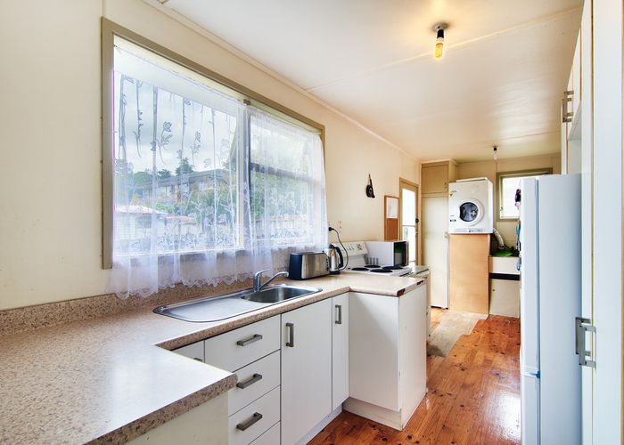  at 3/615 Swanson Road, Swanson, Auckland