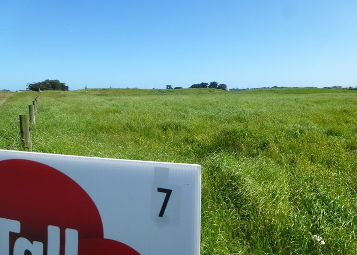  at 38 Pukenamu Road, Te Horo