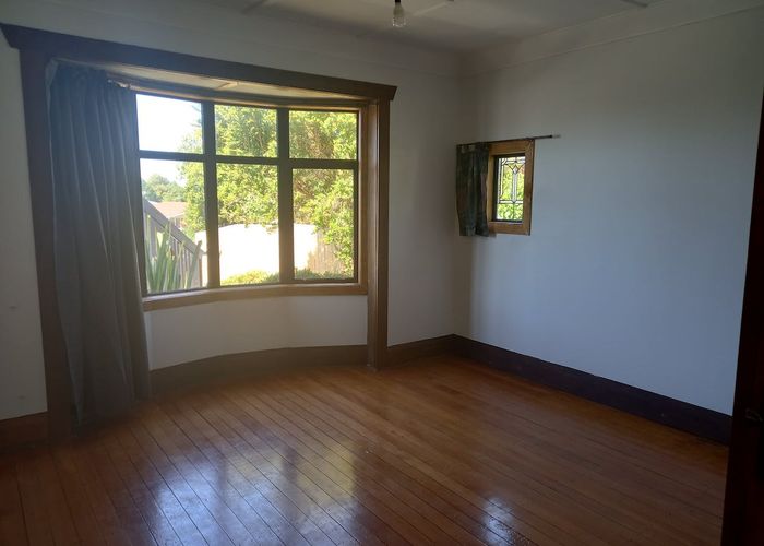  at 22 Charles Street, Grasmere, Invercargill