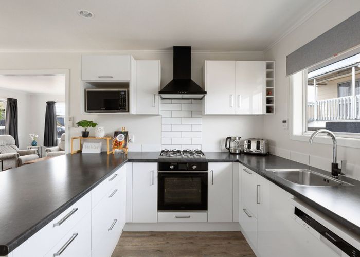  at 7 Mountbatten Place, Dinsdale, Hamilton