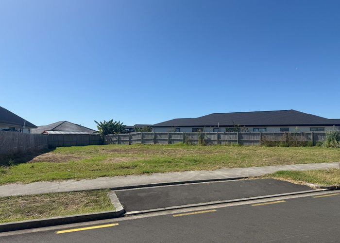  at 9 Opouatu Avenue, Glenbrook, Franklin, Auckland