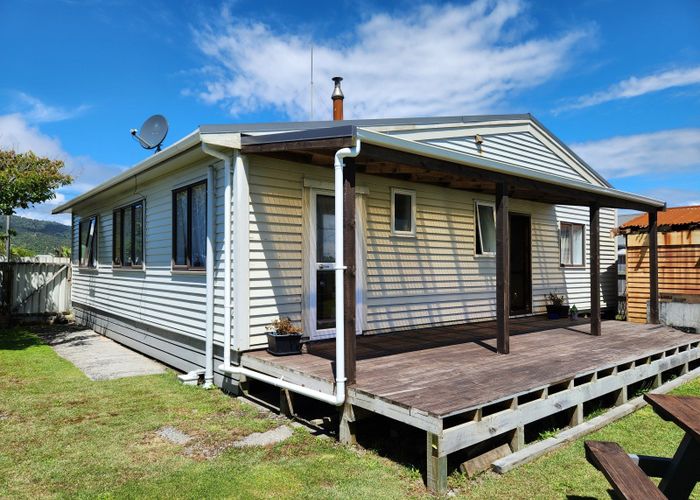  at 112 Reid Street, Blaketown, Greymouth