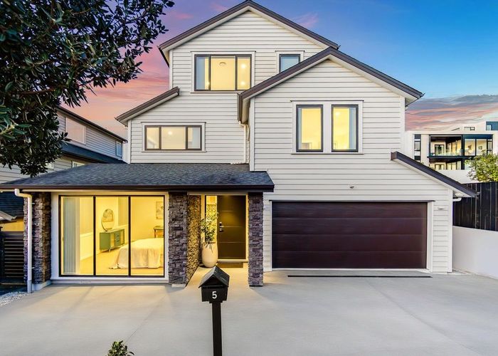  at 5 Pennant Street, Long Bay, Auckland