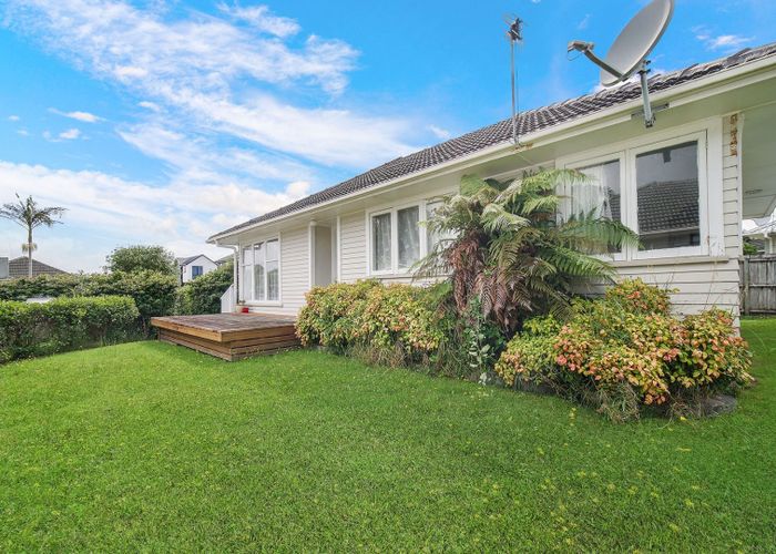  at 5 Shamrock Lane, Te Atatu Peninsula, Waitakere City, Auckland