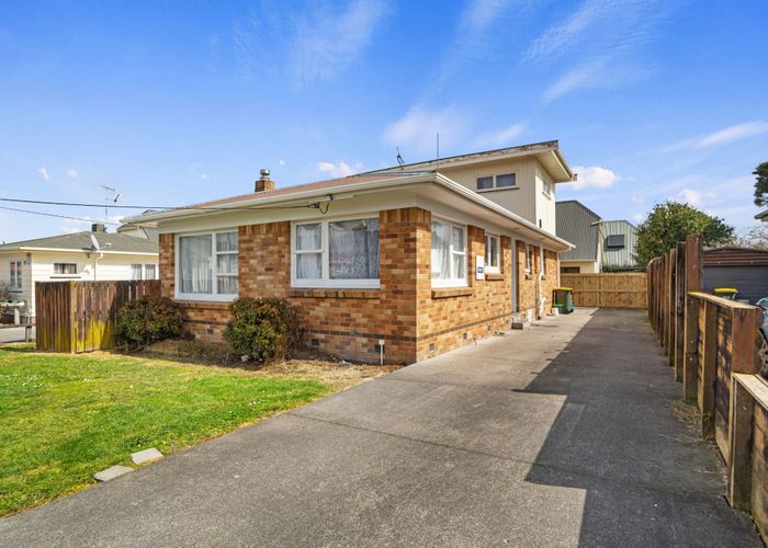  at 17 Hogan Street, Hamilton East, Hamilton, Waikato