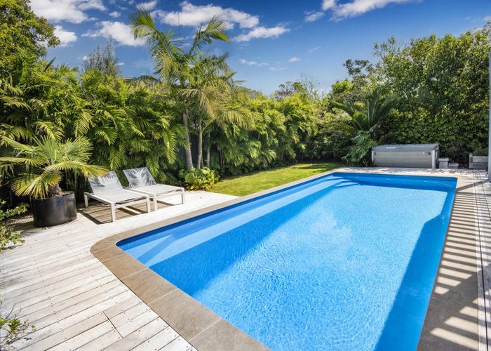  at 11 Cheltenham Road, Cheltenham, Devonport, North Shore City, Auckland