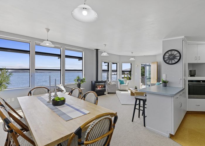  at 445 Marine Drive, Mahina Bay, Lower Hutt