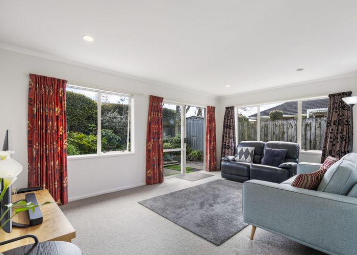 at 2/42 Rua Road, Glen Eden, Waitakere City, Auckland