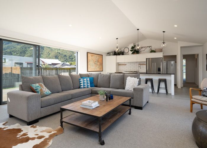  at 11B Beach Road, Waikawa, Picton