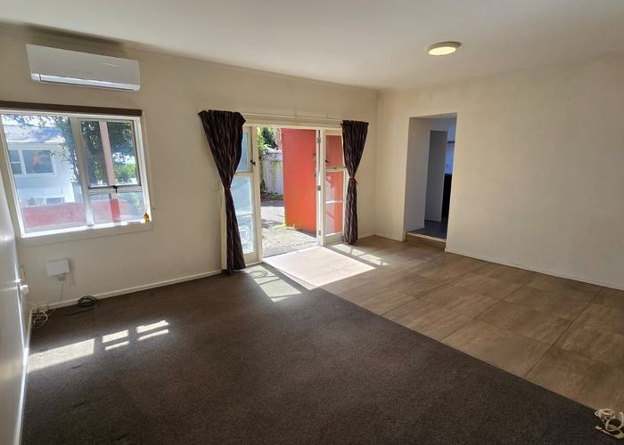 at 1A Lauderdale Road, Birkdale, North Shore City, Auckland