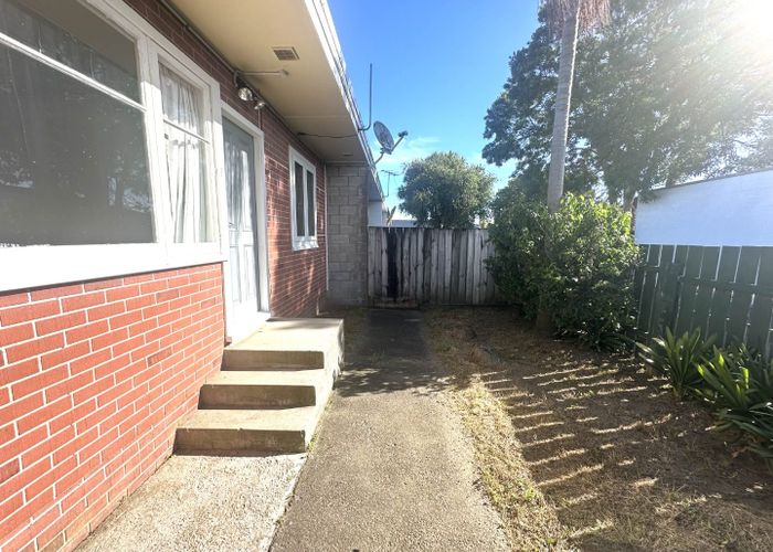  at 1/288 Rosebank Road, Avondale, Auckland City, Auckland