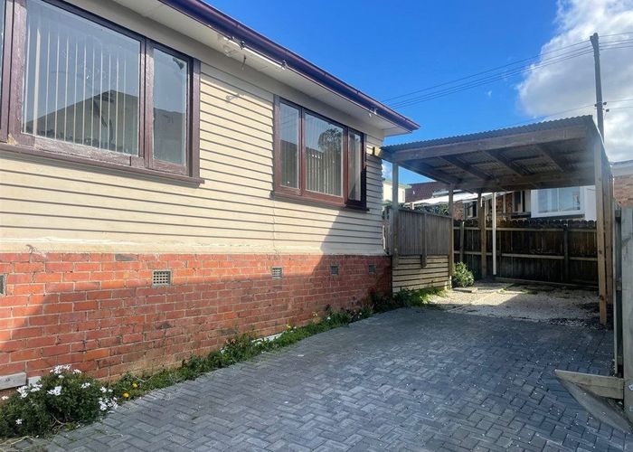  at 26 Stamford Park Road, Mount Roskill, Auckland City, Auckland