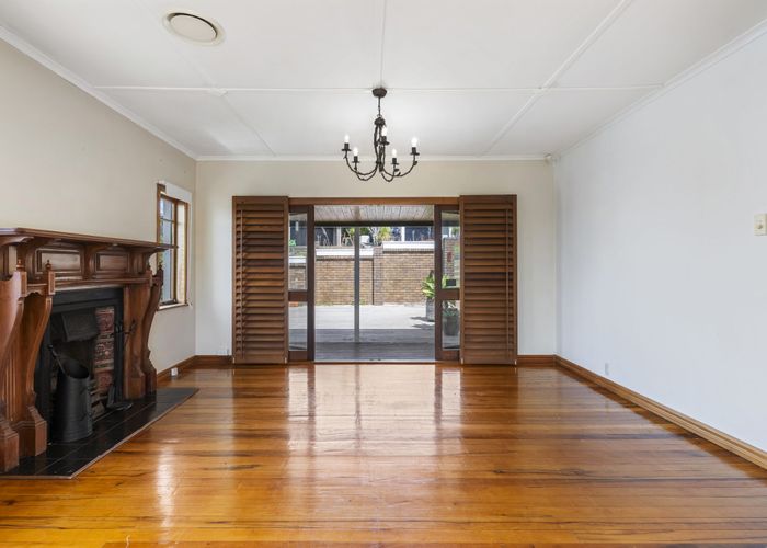  at 1/25 Mizpah Road, Waiake, North Shore City, Auckland