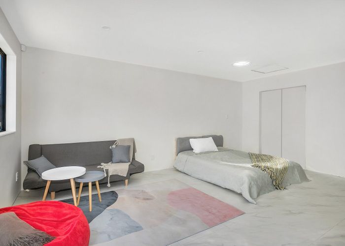  at 8/21 Montrose Street, Point Chevalier, Auckland City, Auckland