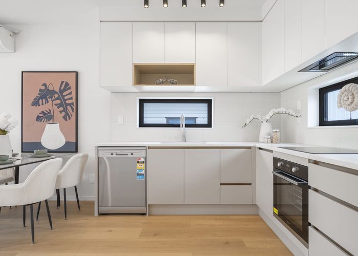  at 2-4/6 McRae Road, Mount Wellington, Auckland City, Auckland