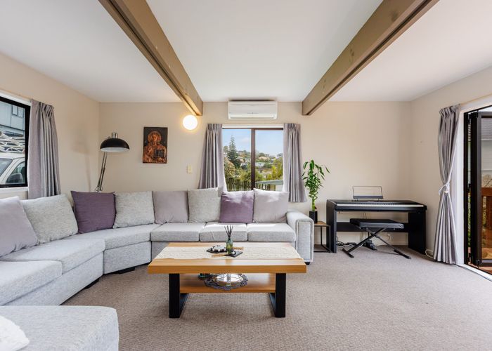  at 2/70 Ayton Drive, Totara Vale, North Shore City, Auckland